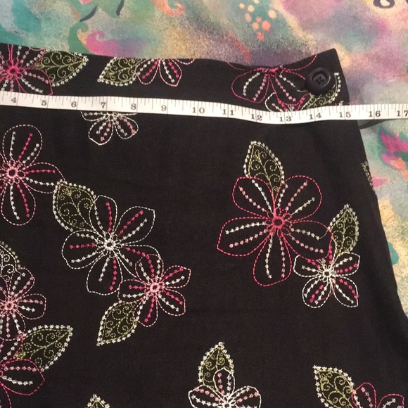 Custom made Embroidered Skirt - Picture 6 of 7